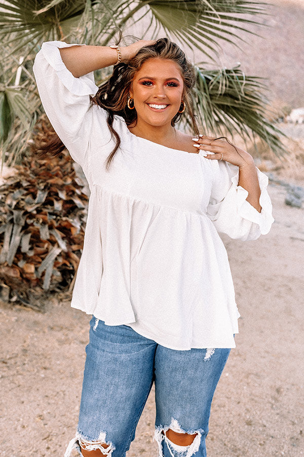Weekly Date Shift Top In White Curves