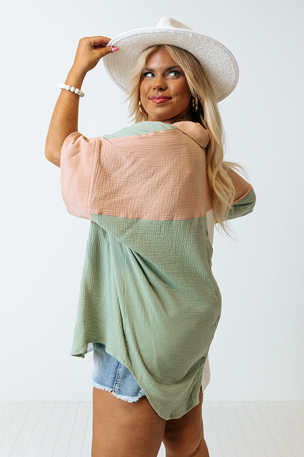 Having A Ball Colorblock Top Curves Image - 1