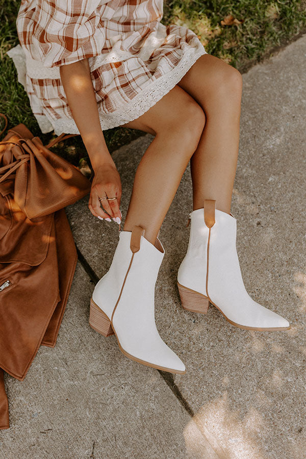 The Stanley Faux Leather Boot in Ivory 6.0 / Ivory