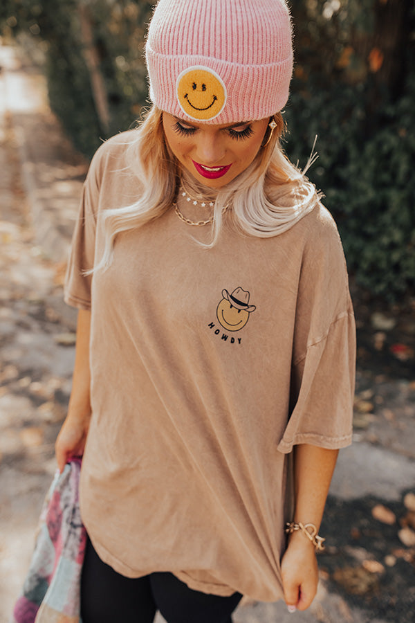 Howdy Vintage Graphic Tee Curves Image - 1