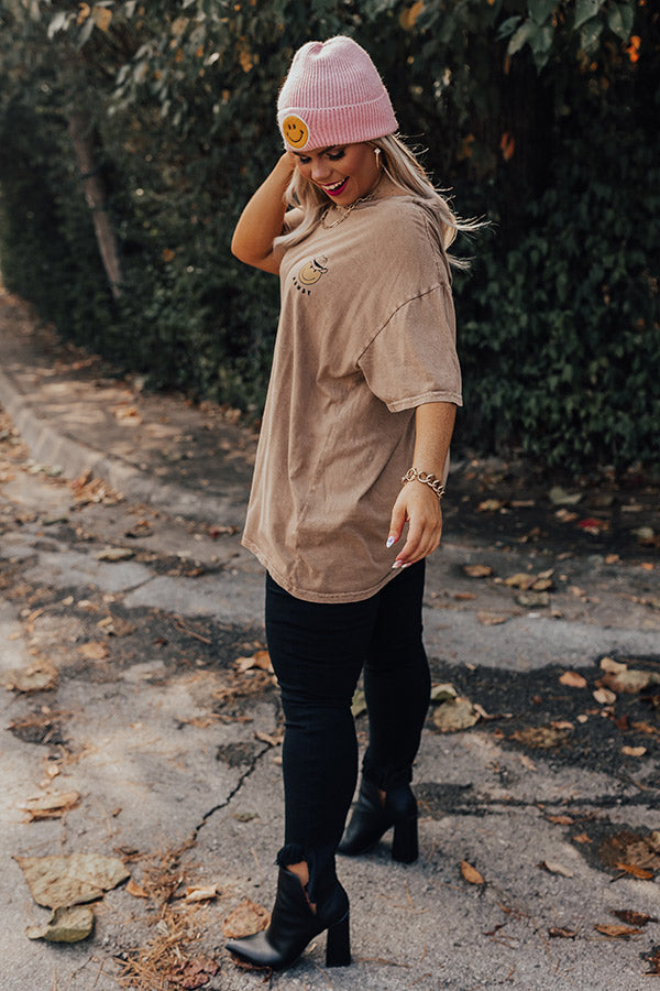Howdy Vintage Graphic Tee Curves Image - 1